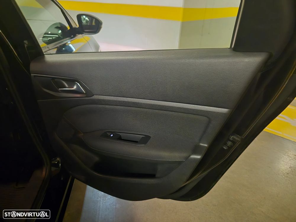 Peugeot 308 SW 1.6 BlueHDi Style - 32