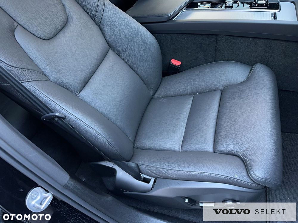 Volvo XC 60 B5 B AWD Plus Dark - 26