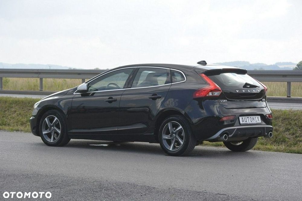 Volvo V40 D2 Drive-E R-Design Momentum - 5