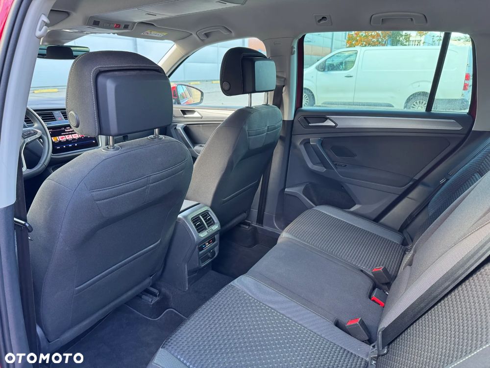 Volkswagen Tiguan - 11