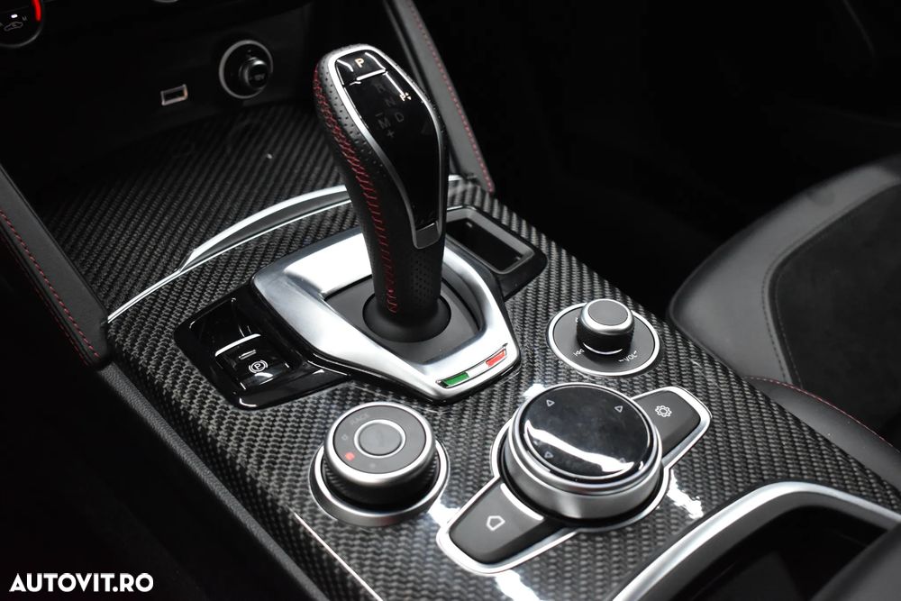 Alfa Romeo Stelvio 2.9 V6 Turbo AWD AT8 Quadrifoglio - 13