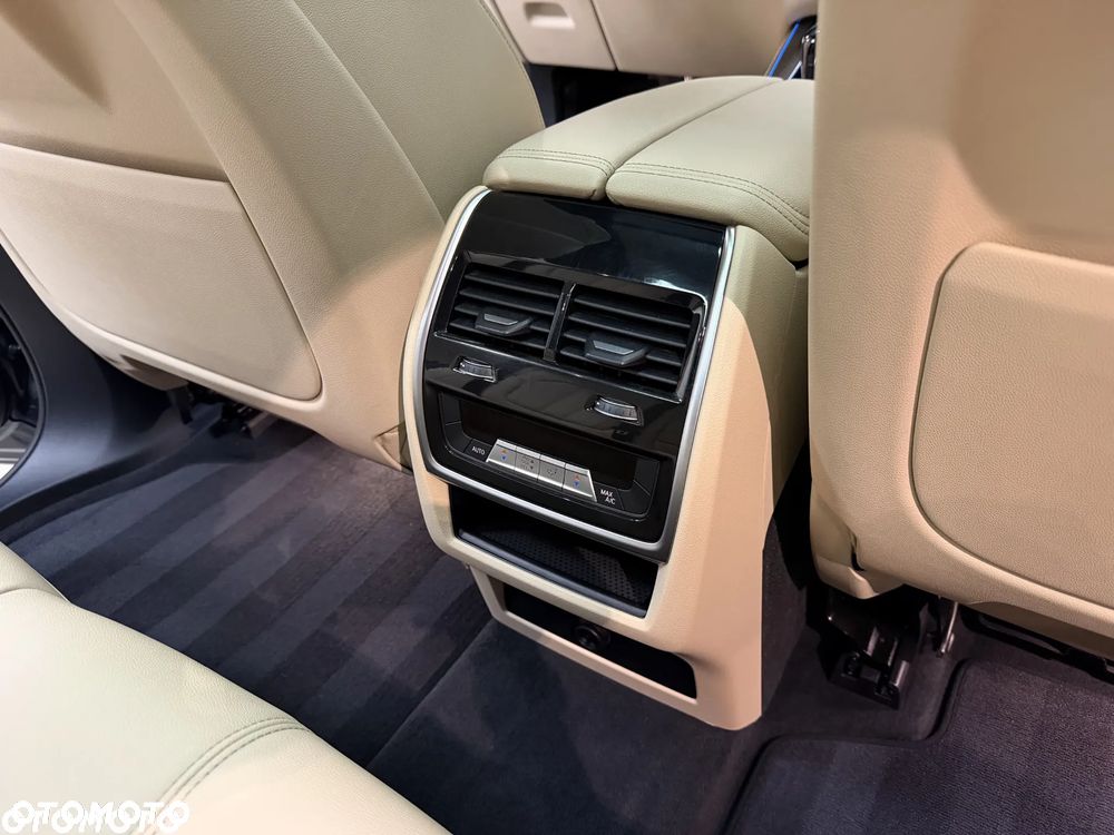 BMW X5 xDrive45e xLine - 31