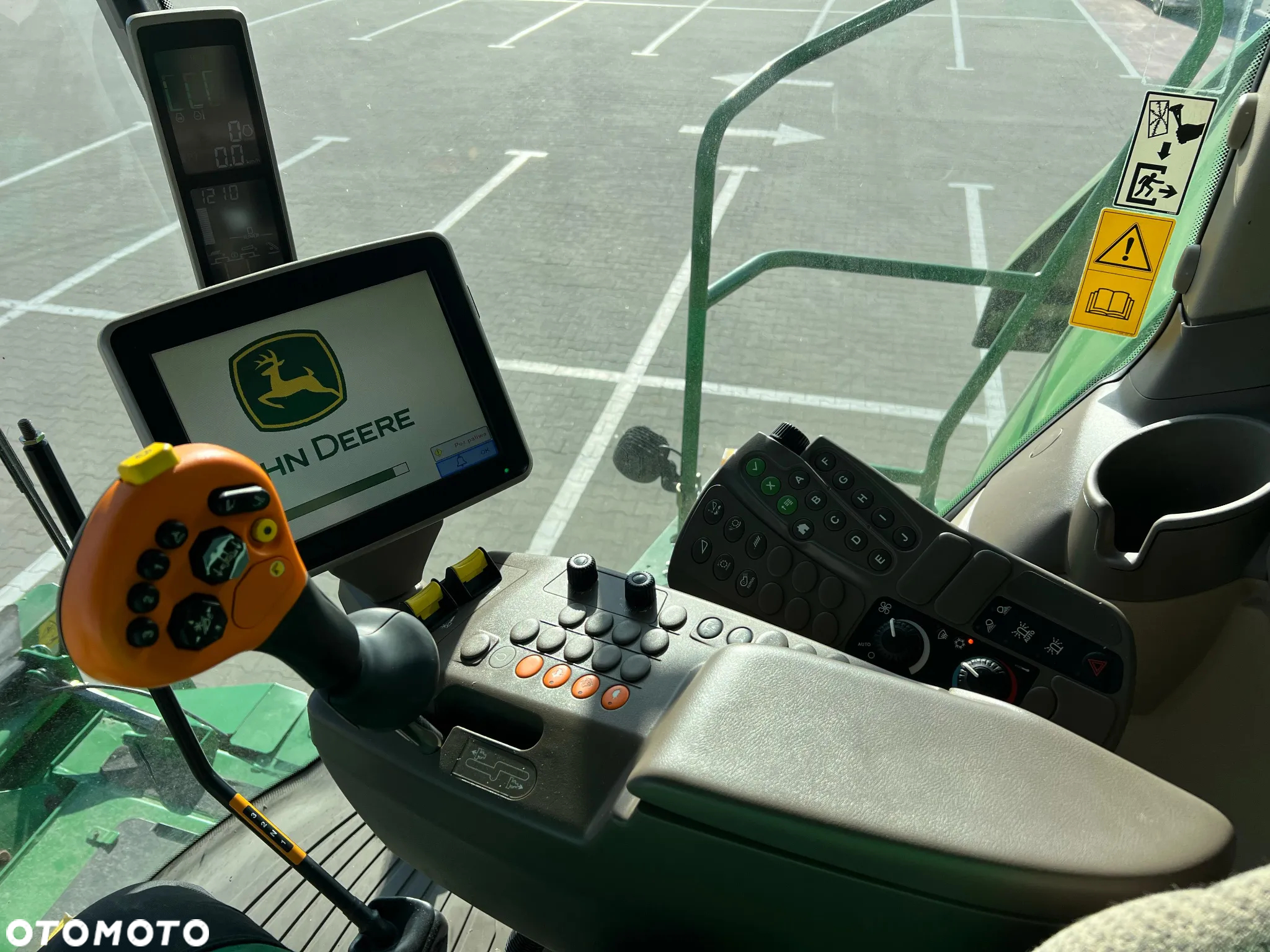 John Deere W650 - 19