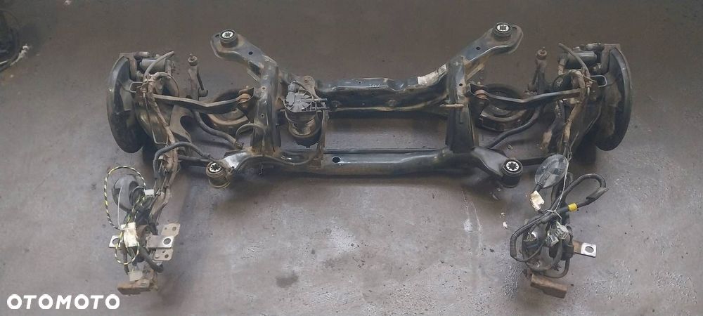 KOMPLETNE ZAWIESZENIE BELKA SANKI TYŁ HAMULCE AMORTYZATORY VOLVO S60 II - 4