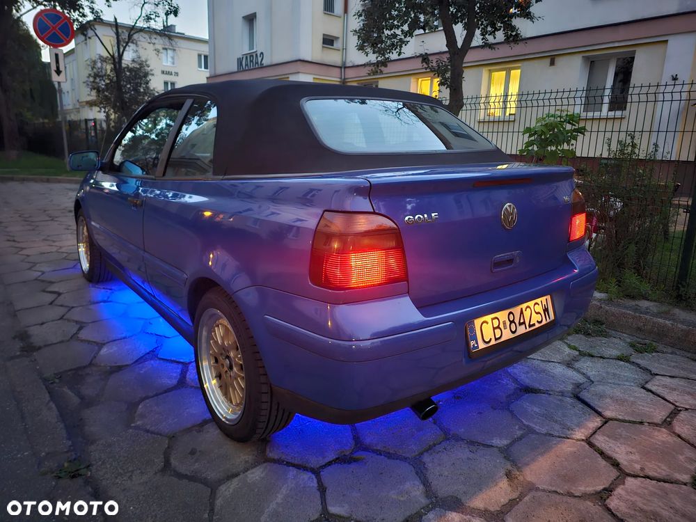 Volkswagen Golf 1.6 Basis - 1