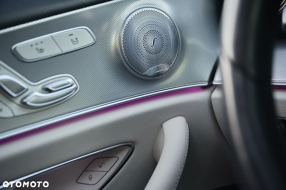 Mercedes-Benz Klasa E 220 d 4-Matic 9G-TRONIC - 37