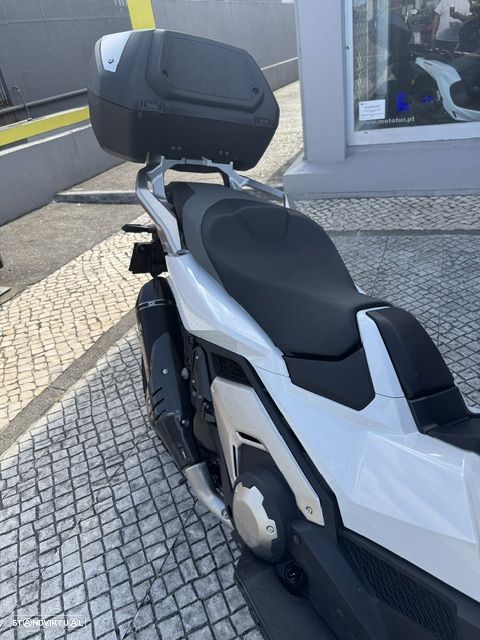 Honda X-ADV com top smart top case - 9