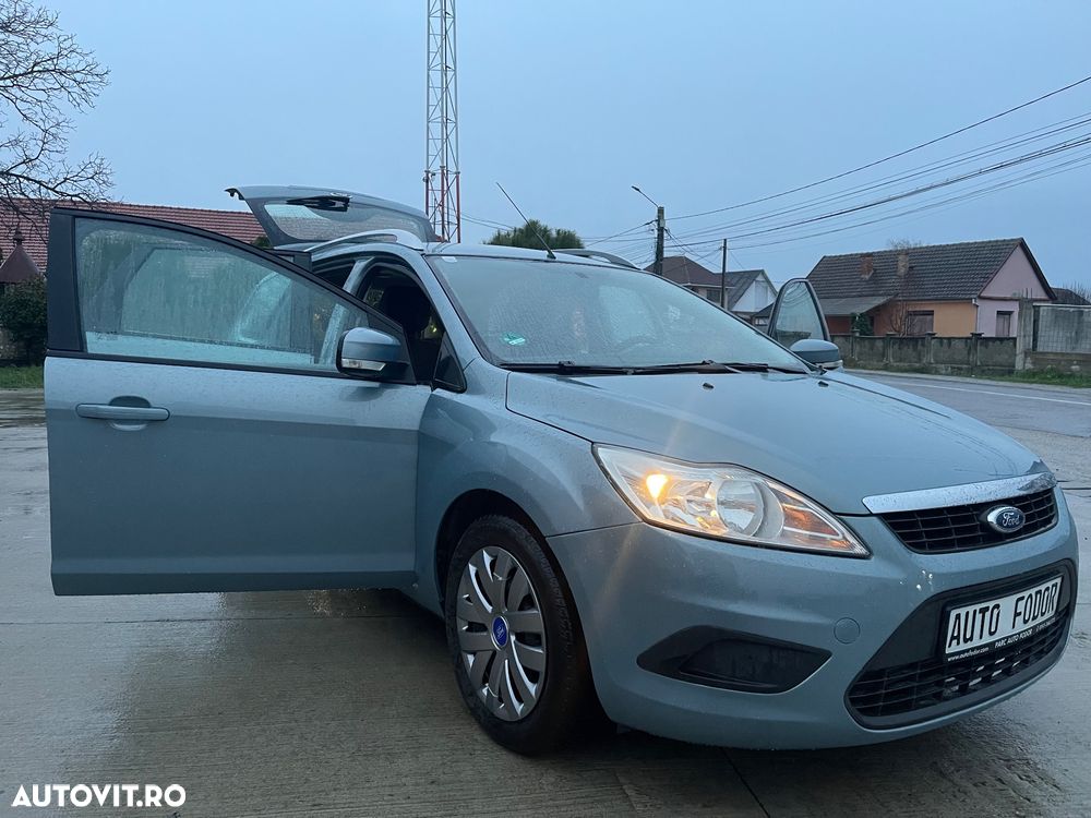 Ford Focus Turnier 1.6 TDCi DPF SYNC Edition - 32