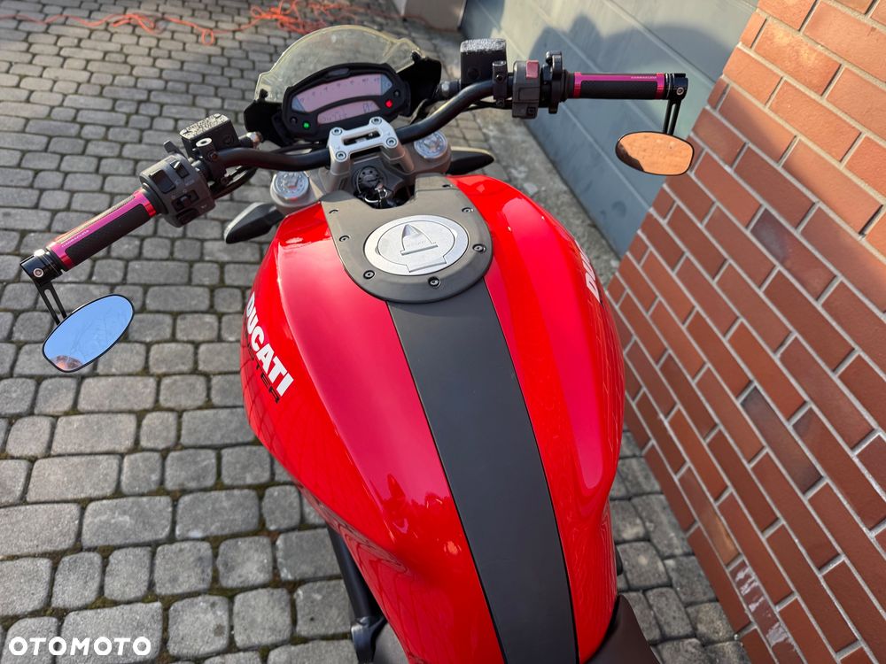Ducati Monster - 10