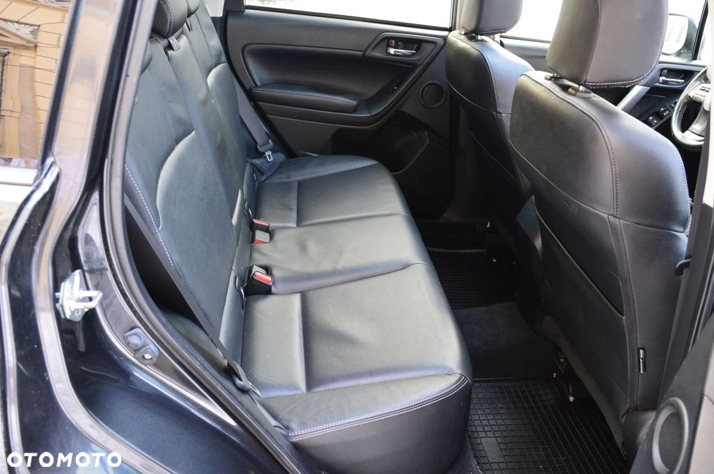 Subaru Forester 2.0XT Platinum Lineartronic - 16