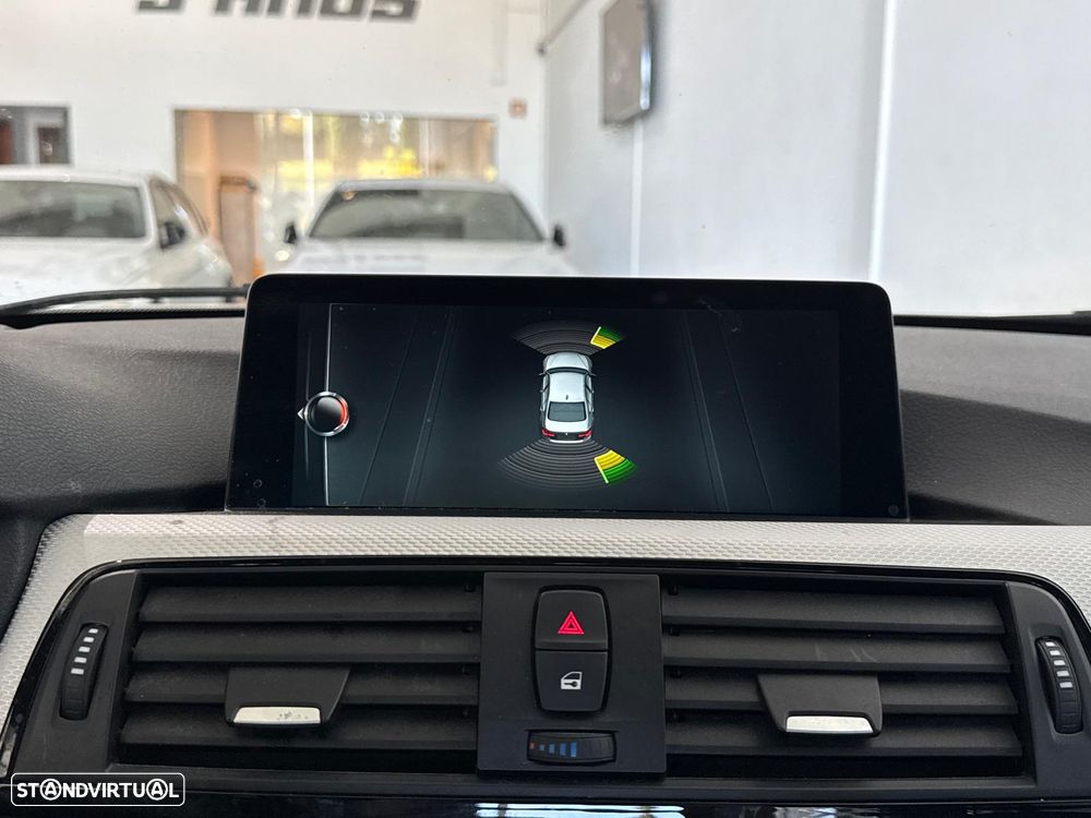 BMW 330 e iPerformance Pack M - 37