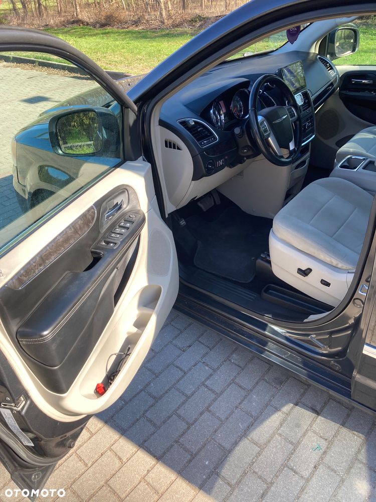 Chrysler Town & Country 3.6 Touring - 10