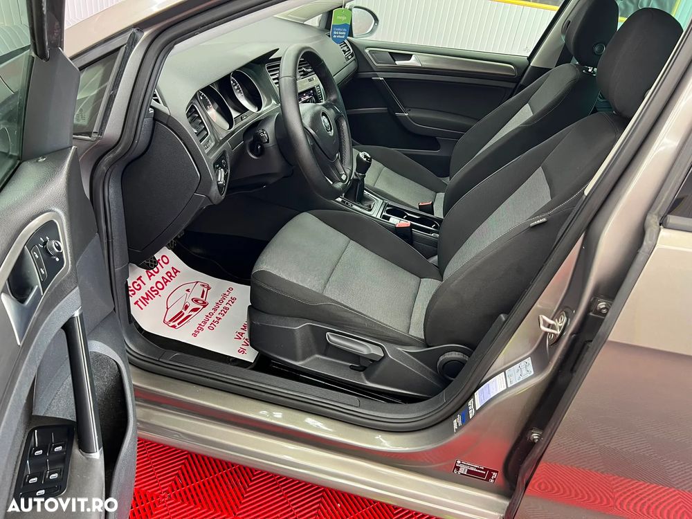 Volkswagen Golf - 12
