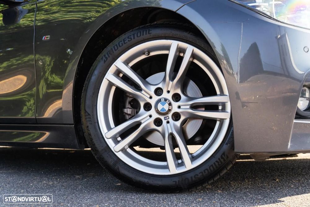 BMW 318 d Pack Desportivo M Auto - 33