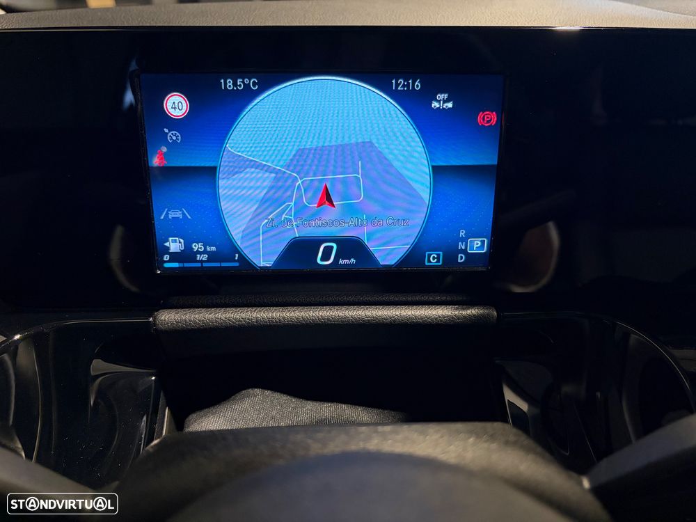 Mercedes-Benz GLA 180 7G-DCT - 18
