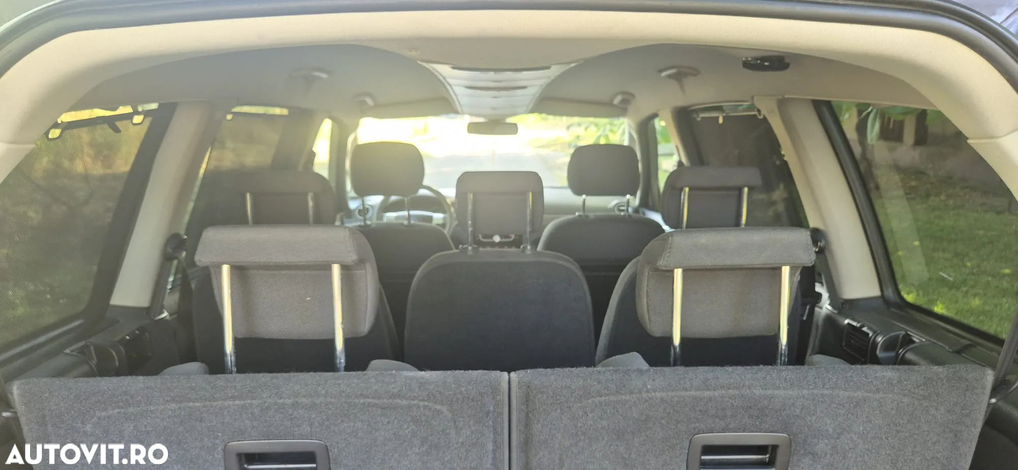Ford Galaxy - 10