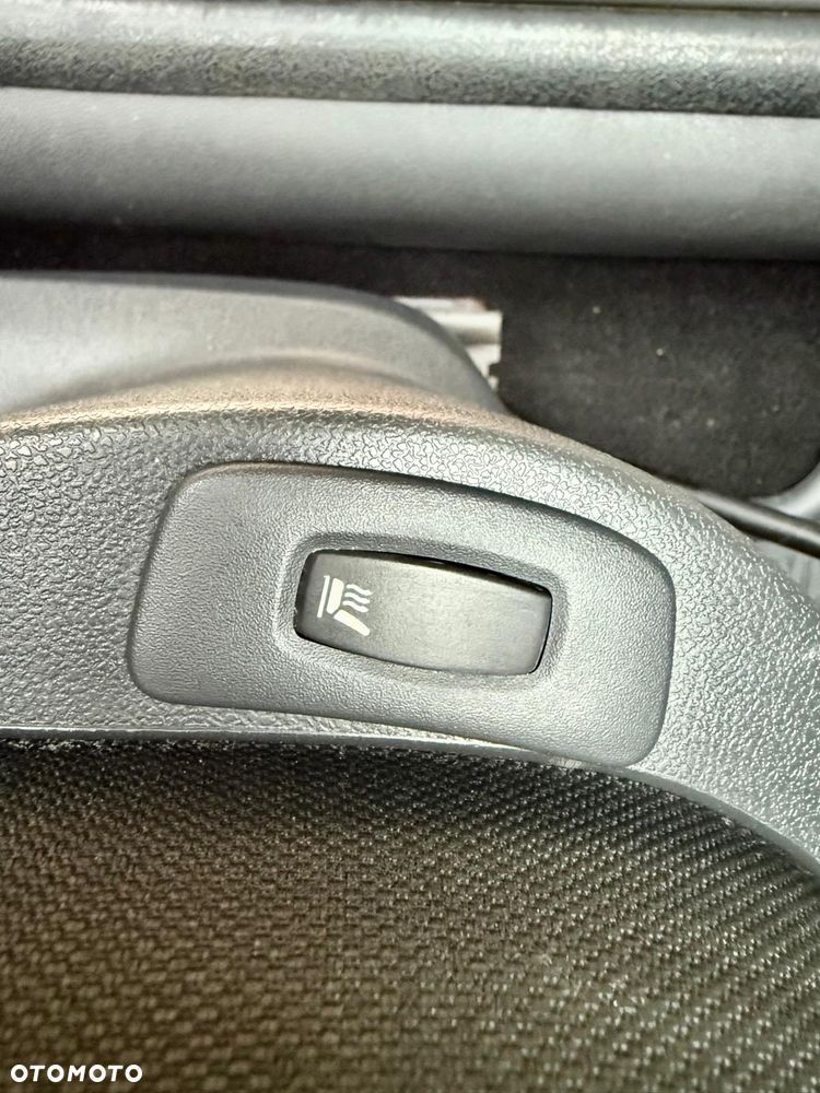 Renault Clio 1.2 16V Intens - 24