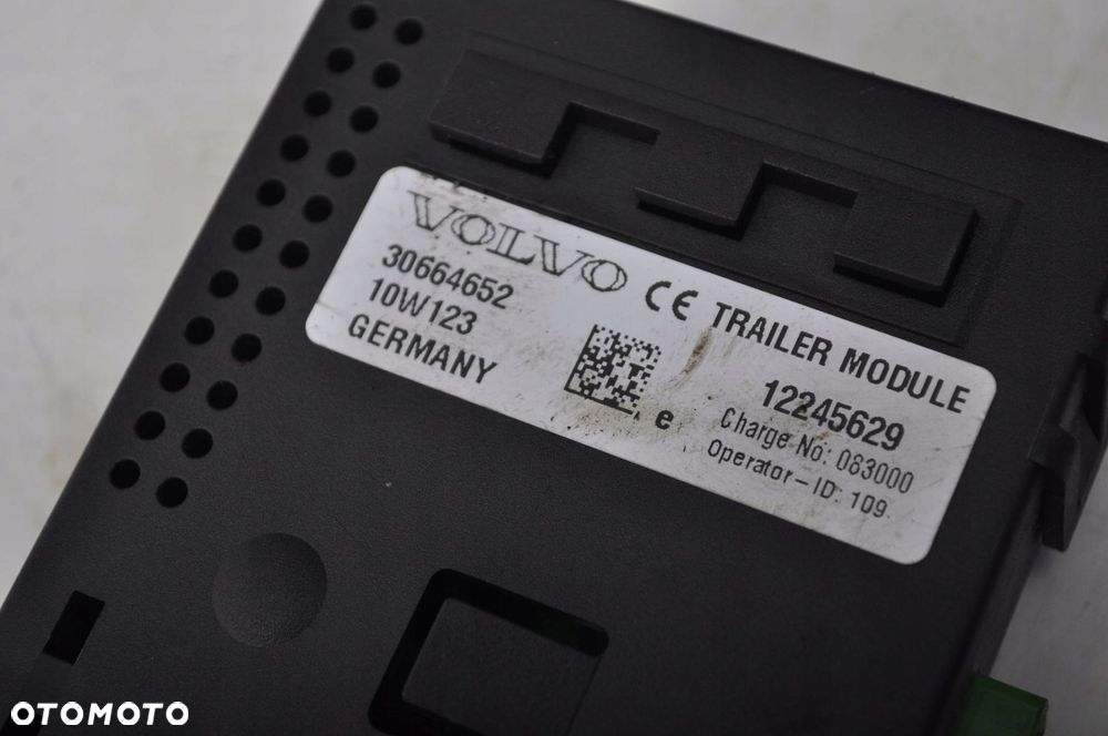 VOLVO V70 II HAK HOLOWNICZY MODUŁ HAKA 30664652 30682095 - 9