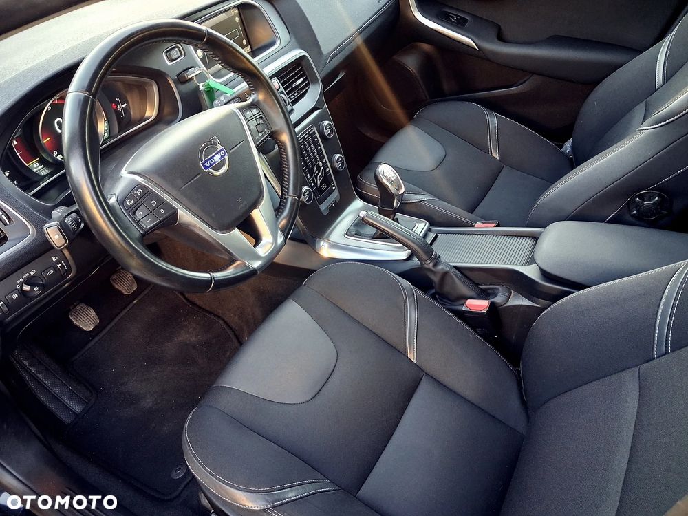 Volvo V40 D2 Momentum - 20