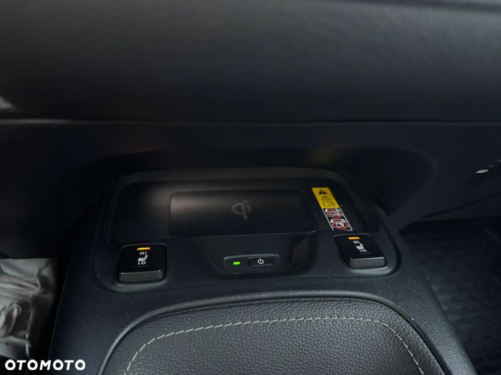 Toyota Corolla 1.8 Hybrid Style - 17