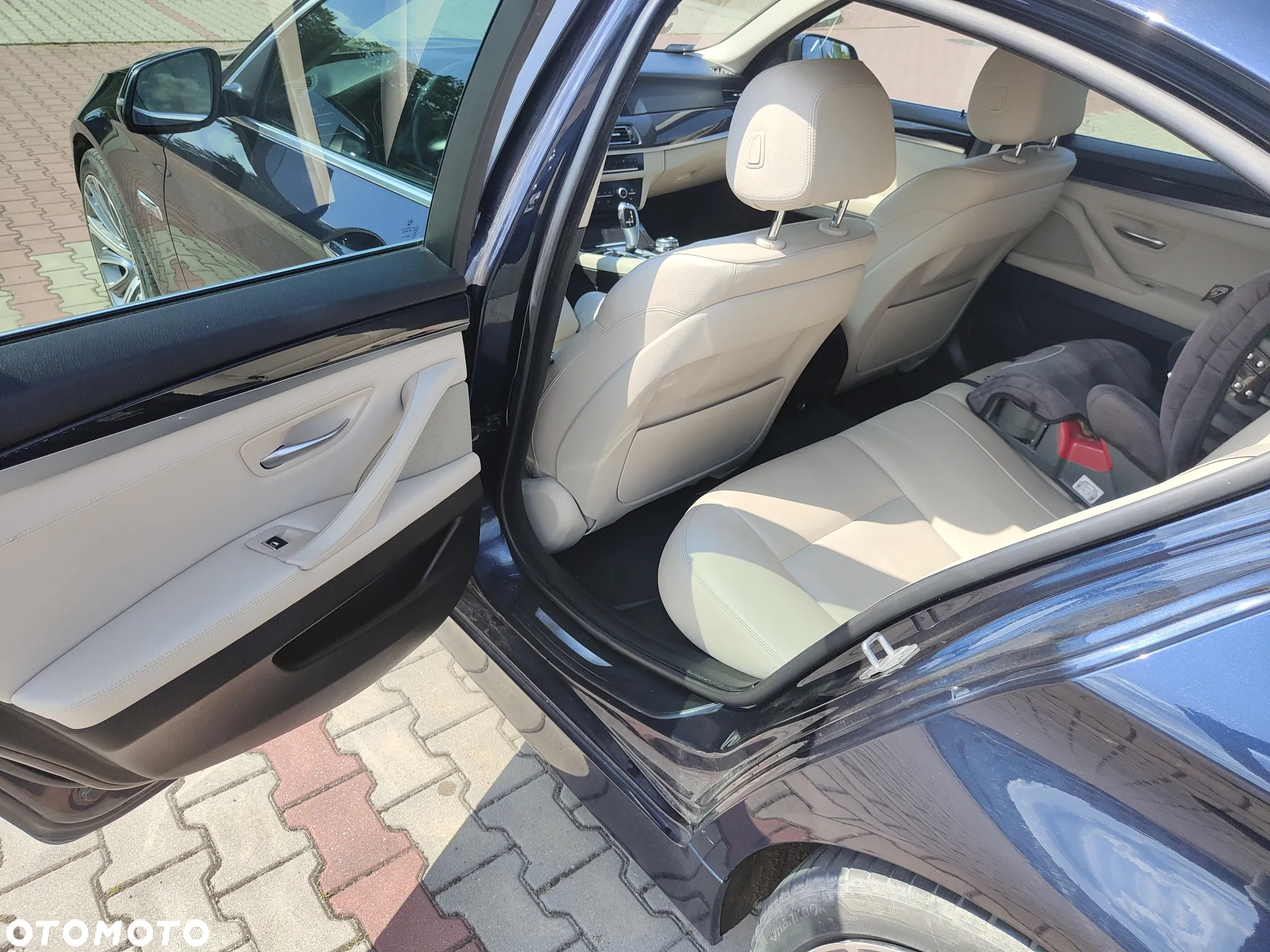 BMW Seria 5 528i xDrive Luxury Line - 12