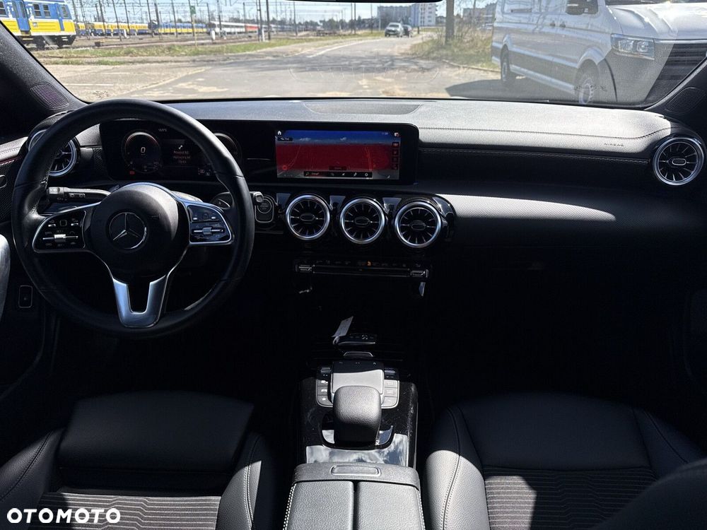 Mercedes-Benz CLA - 9