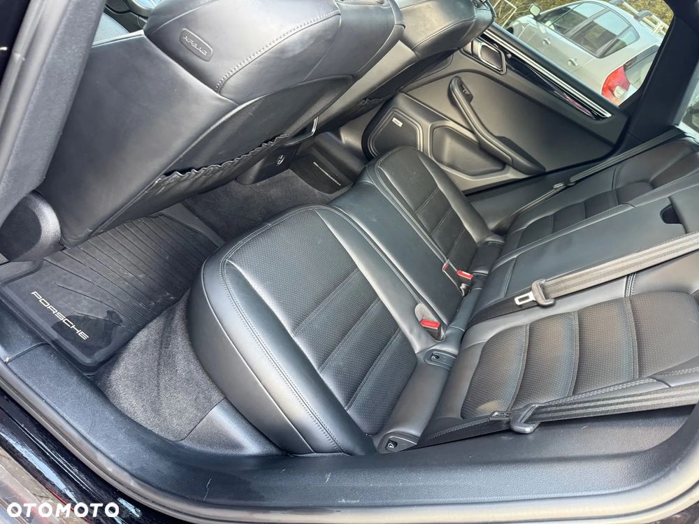 Porsche Macan - 17