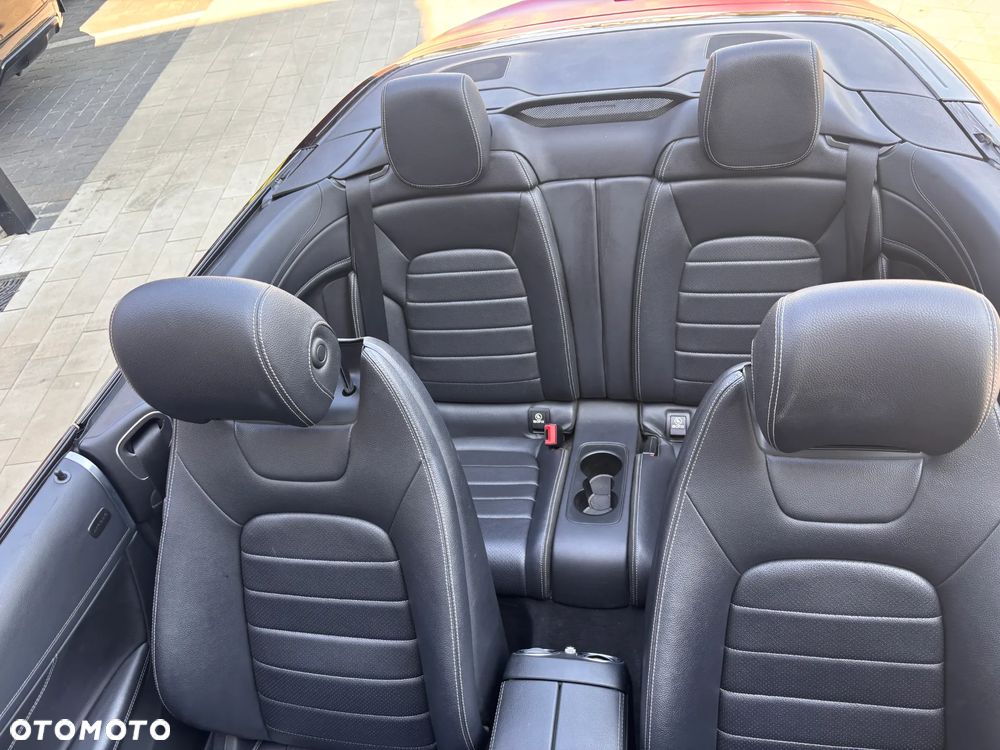 Mercedes-Benz Klasa C 300 9G-TRONIC - 12