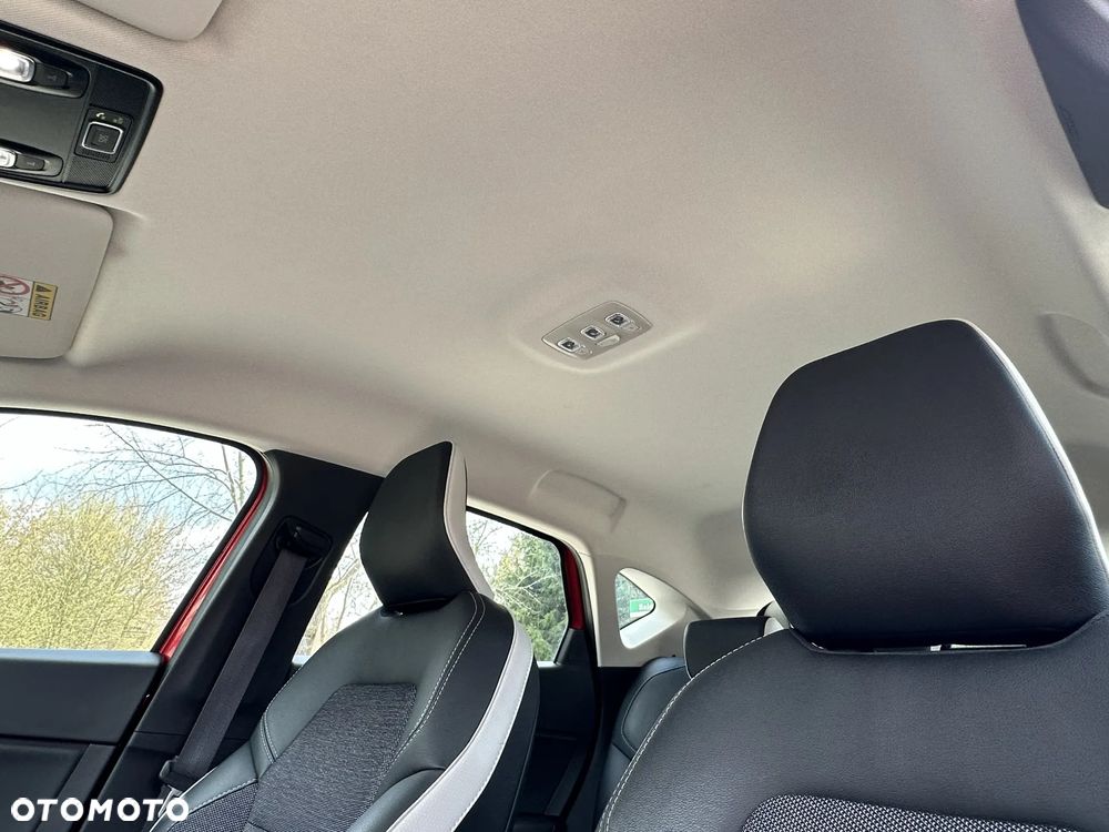 Renault Captur 1.3 TCe mHEV Intens - 21