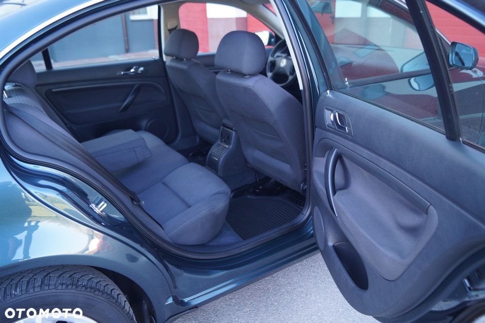 Skoda Superb 2.0 Exclusive - 35