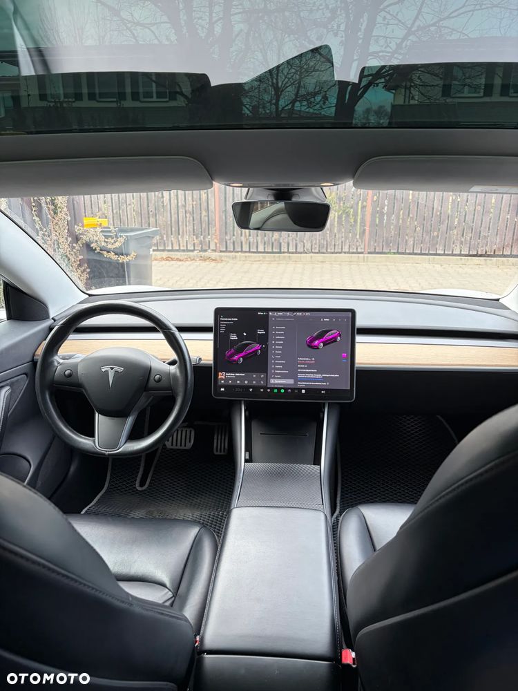 Tesla Model 3 - 10