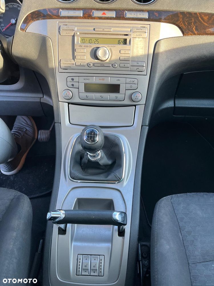 Ford Galaxy 2.0 TDCi Ghia - 12