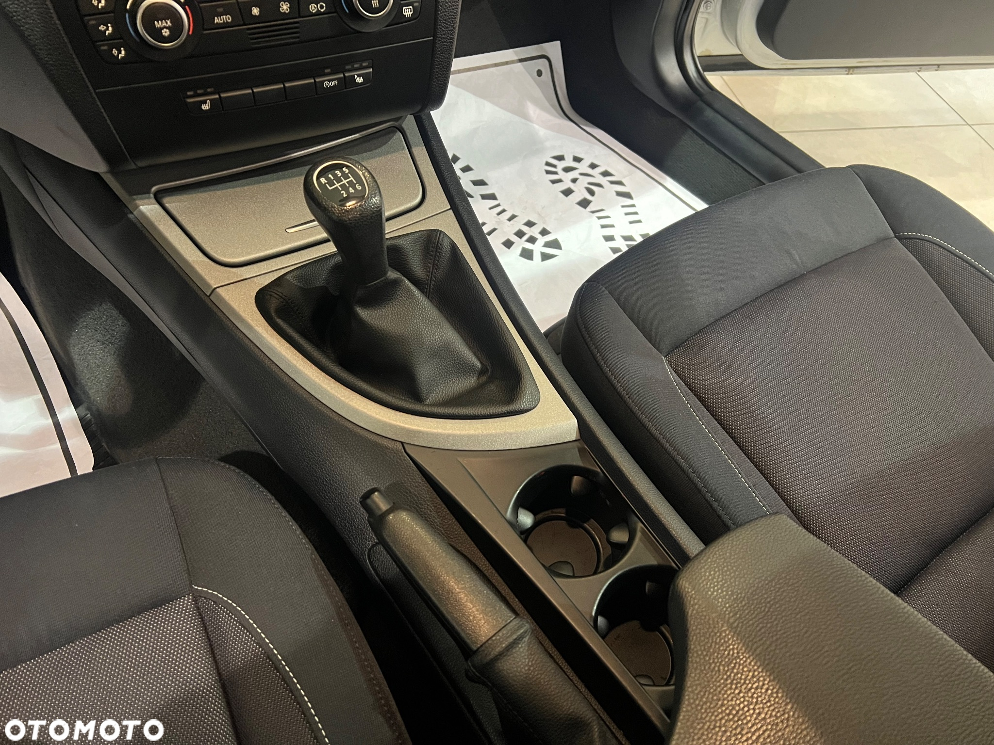 BMW Seria 1 118d - 32