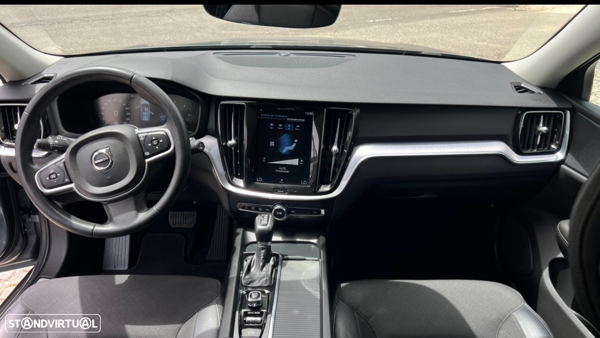Volvo V60 2.0 D3 Momentum Plus Geartronic - 12