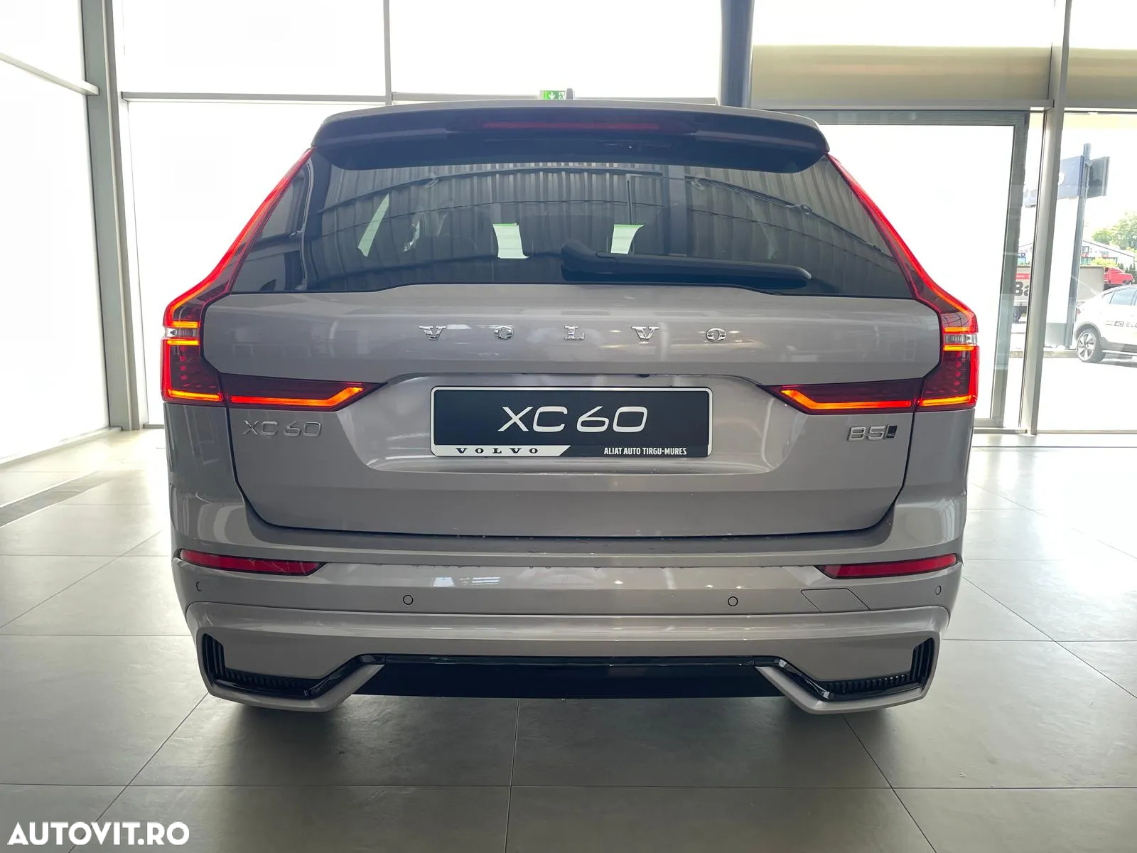 Volvo XC 60 B5 AT AWD MHEV Plus Dark - 7