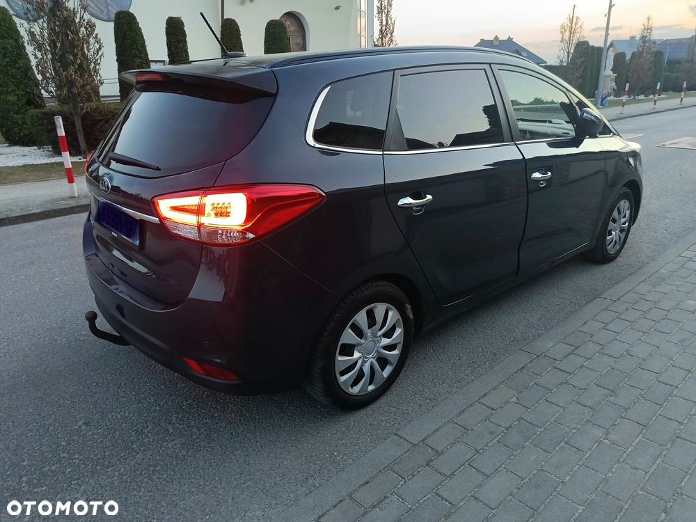 Kia Carens - 2