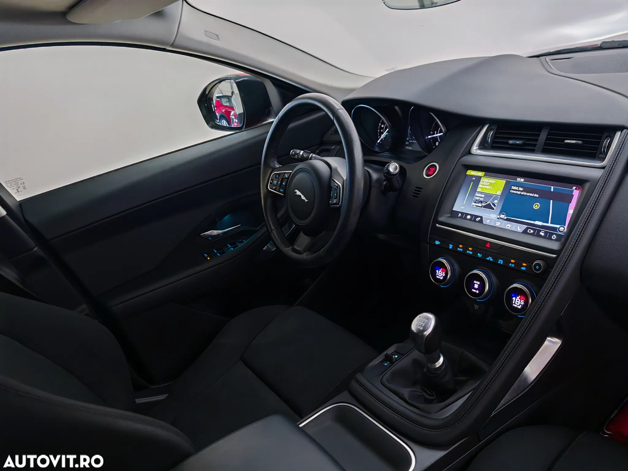 Jaguar E-Pace D150 - 6
