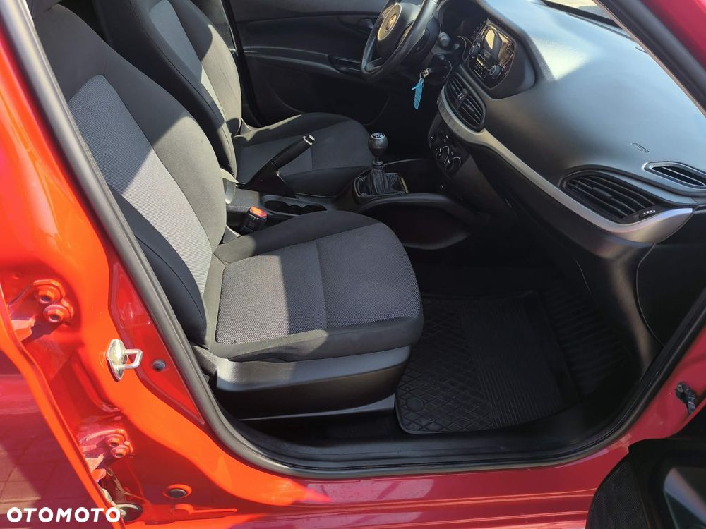 Fiat Tipo 1.4 16V Lounge EU6d - 18