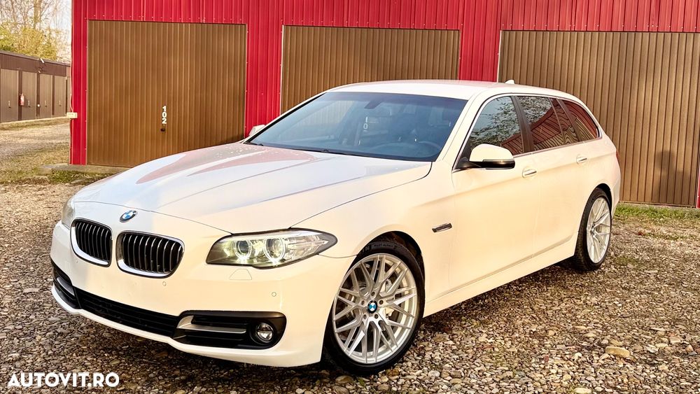 BMW Seria 5 530d xDrive Touring Sport-Aut. - 1