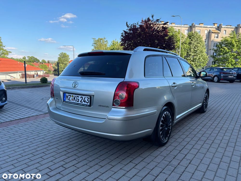 Toyota Avensis 1.8 VVT-i Executive - 9