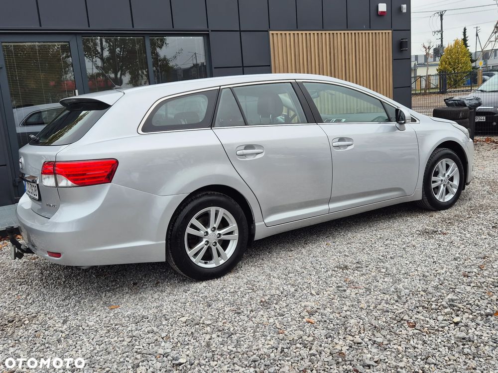 Toyota Avensis Touring Sports 1.8 Comfort - 12