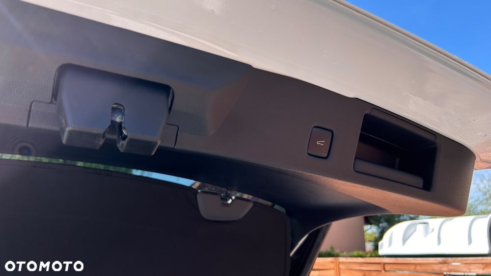 Ford Kuga - 17