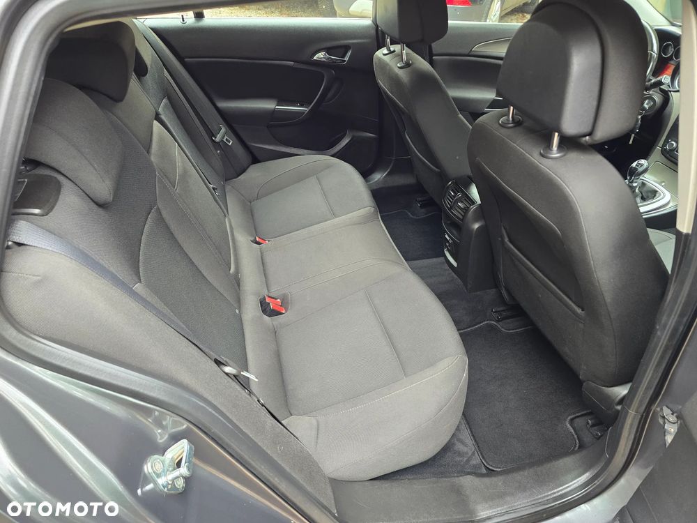 Opel Insignia - 25