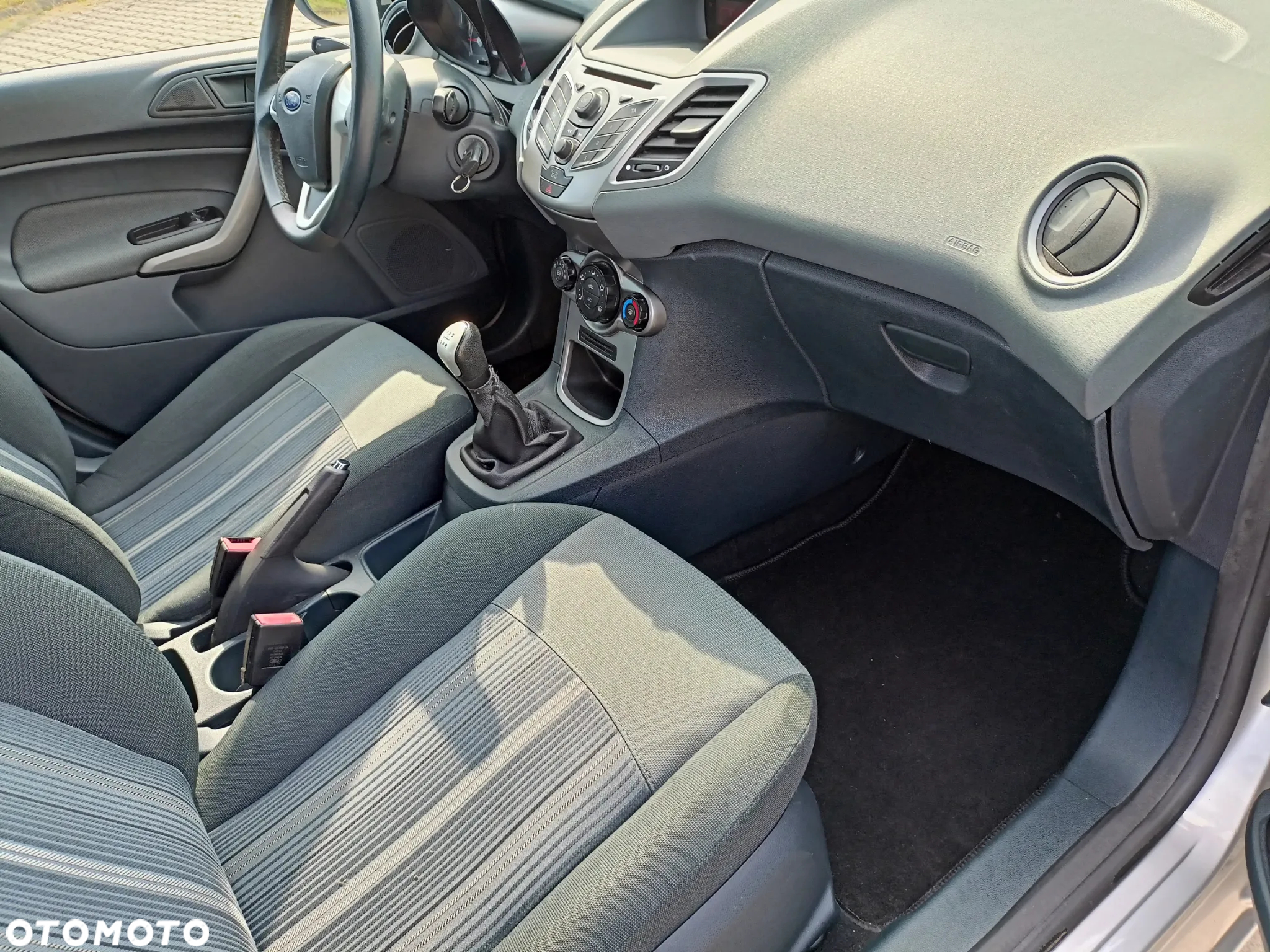 Ford Fiesta 1.25 Ghia - 12
