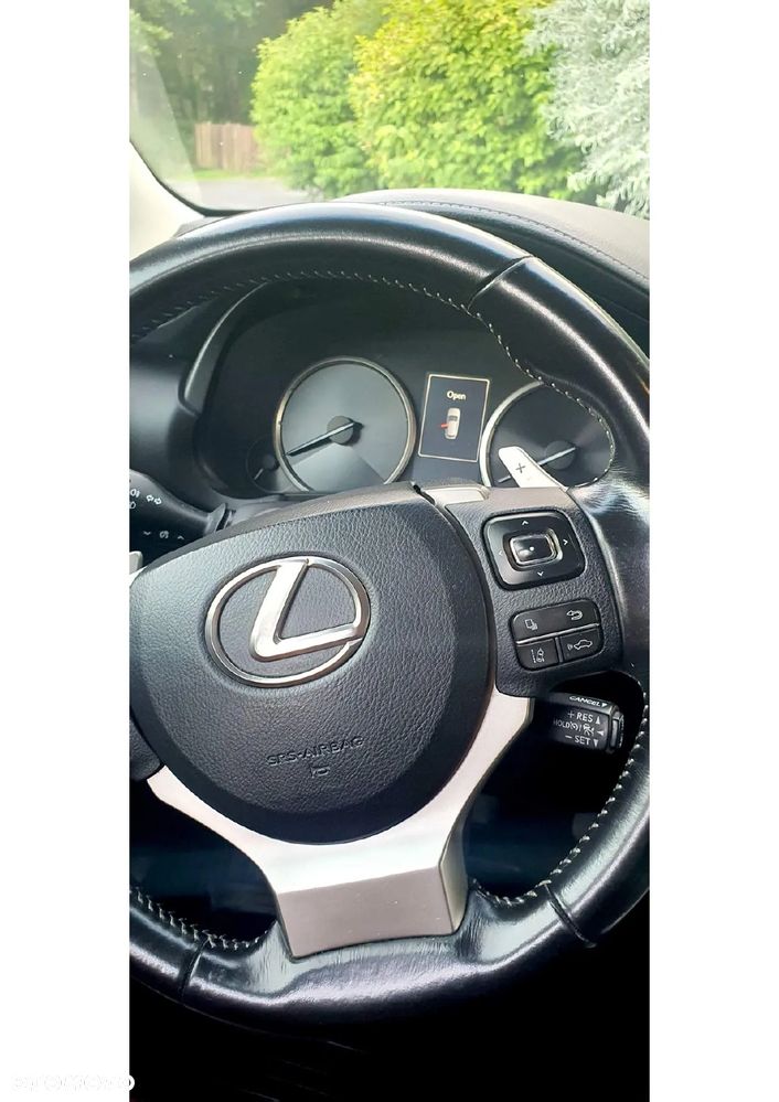 Lexus NX 300h Comfort AWD - 9