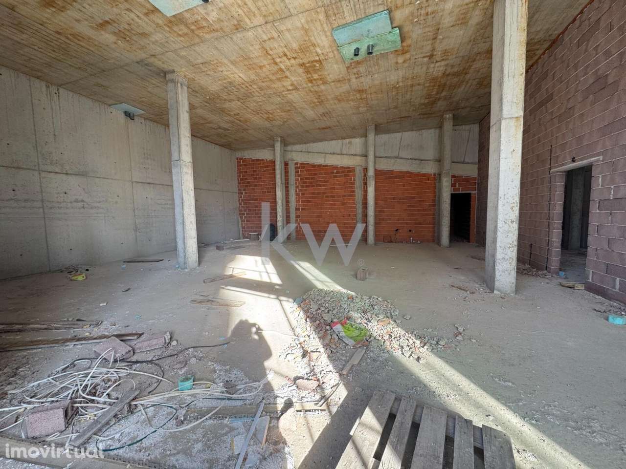 MAGNÍFICA LOJA PARA VENDA EM VISEU - Grande imagem: 2/6