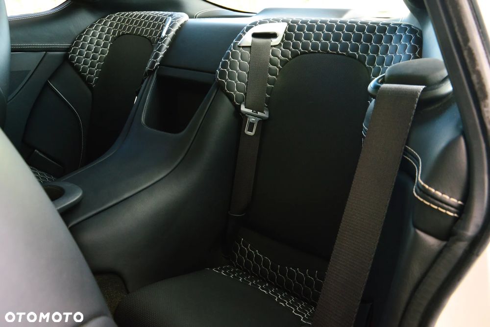 Aston Martin V12 Vanquish - 24