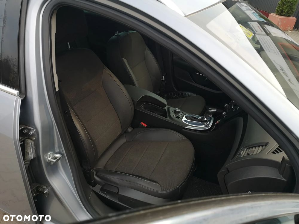 Opel Insignia 2.0 ECOTEC DI Turbo Sports Tourer Edition - 13