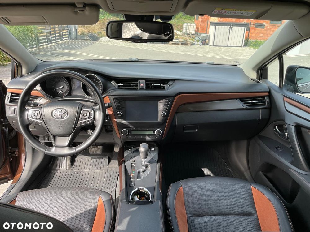 Toyota Avensis 2.0 Premium MS - 12