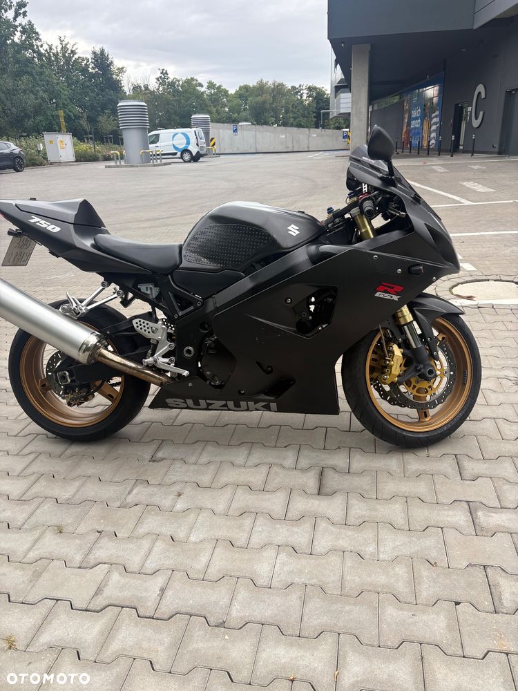 Suzuki GSX-R - 16
